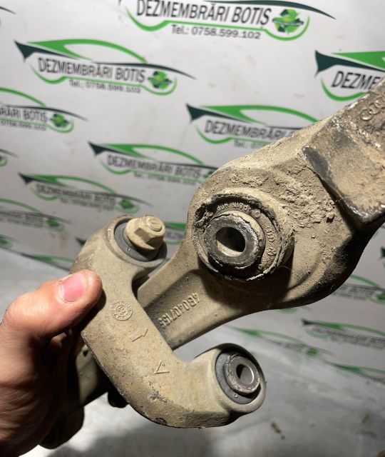 Brat inferior fata dreapta spre fata Volkswagen VW Passat B5.5 (facel