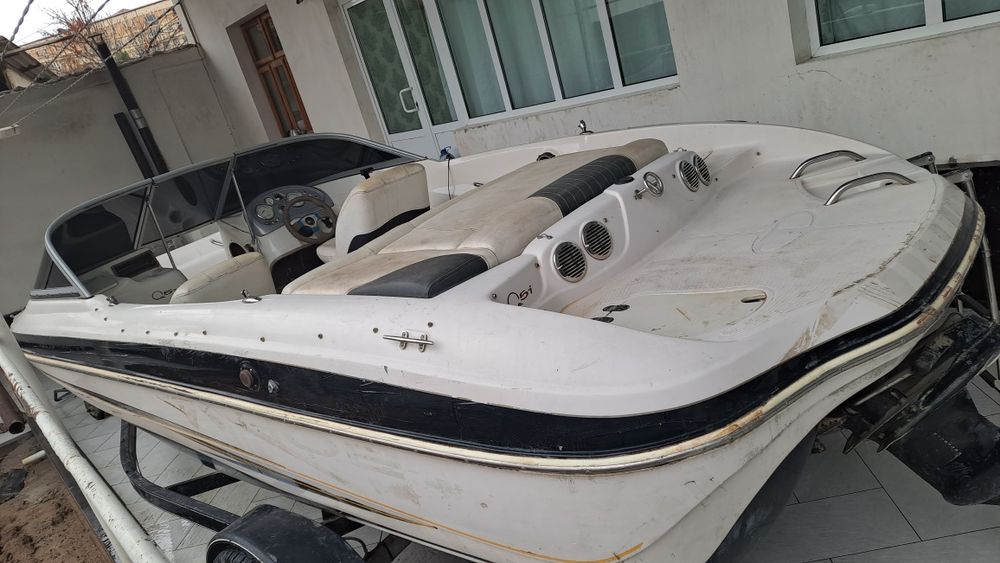 КАТЕР Tahoe Q5i (маторли қайиқ)
