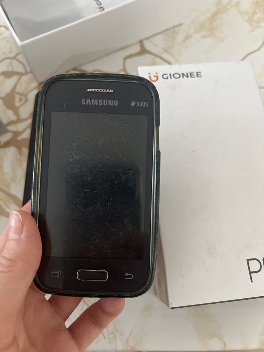 Планшет и телефон