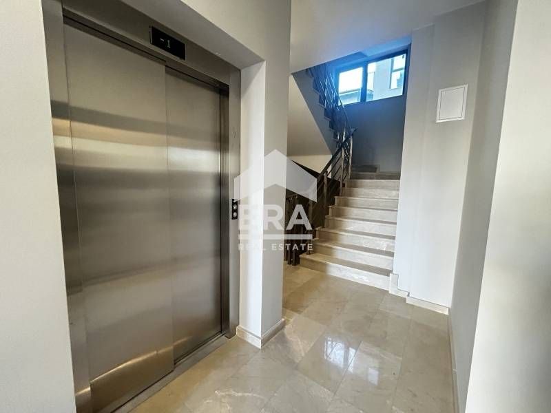 Четиристаен обзаведен апартамент за продажба, с големи стаи и собствен