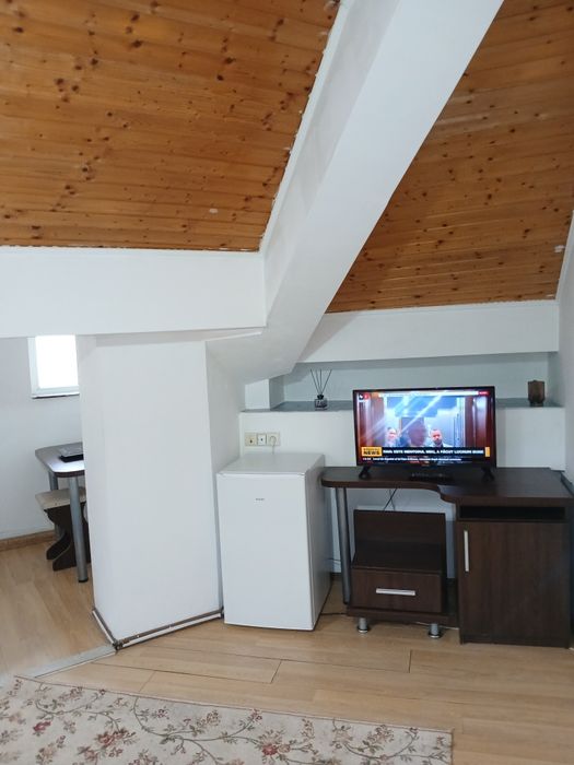 Particular închiriez garsoniera centru