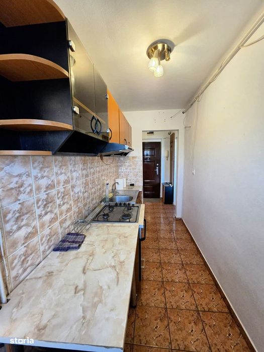 Vand apartament cu o camera cu centrala proprie, 40 mp, bloc 2001