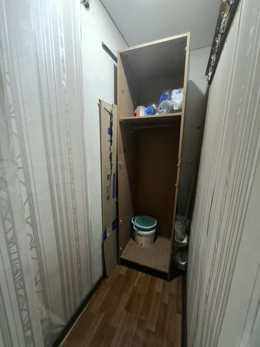 Продаю 1 ком 4 мкр 1990 год