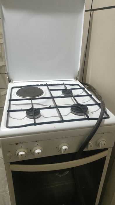 Продам газовую плиту GEFEST