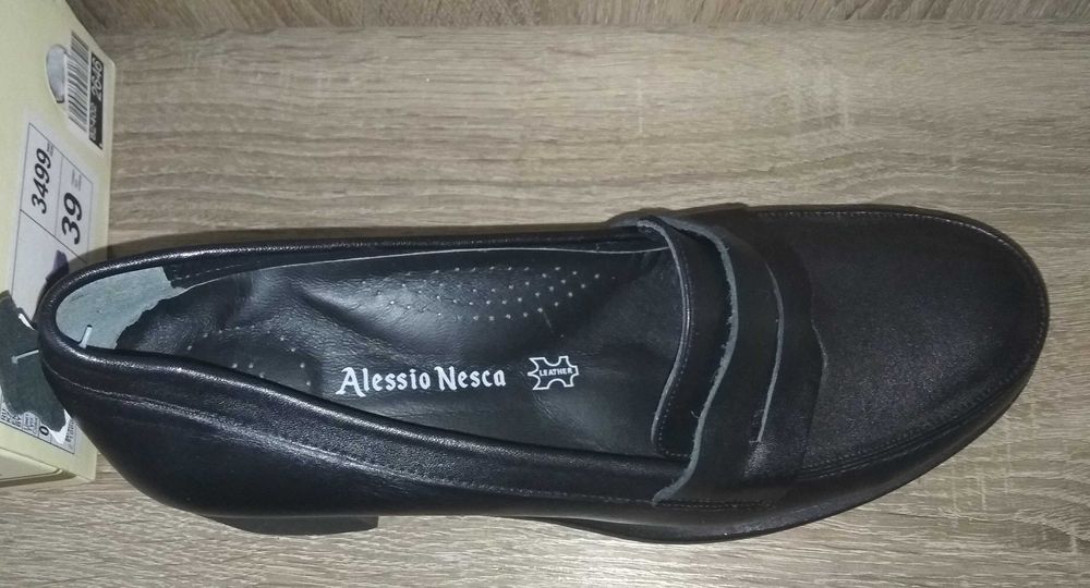 Продам женские туфли