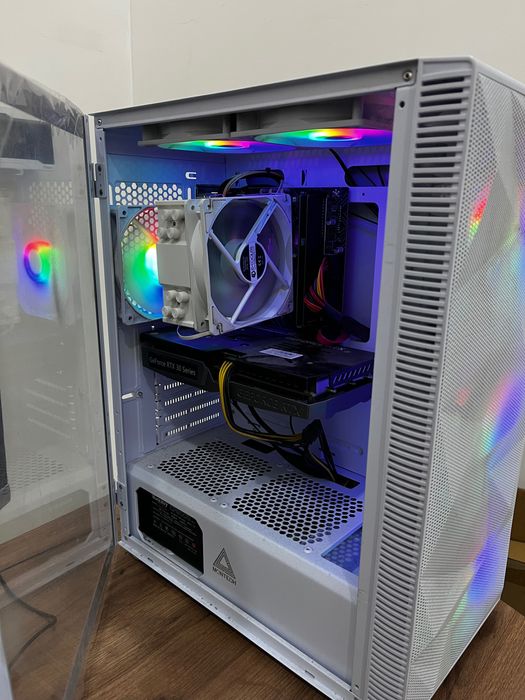 Игровой Компьютер с 27 монитором i5 12400F