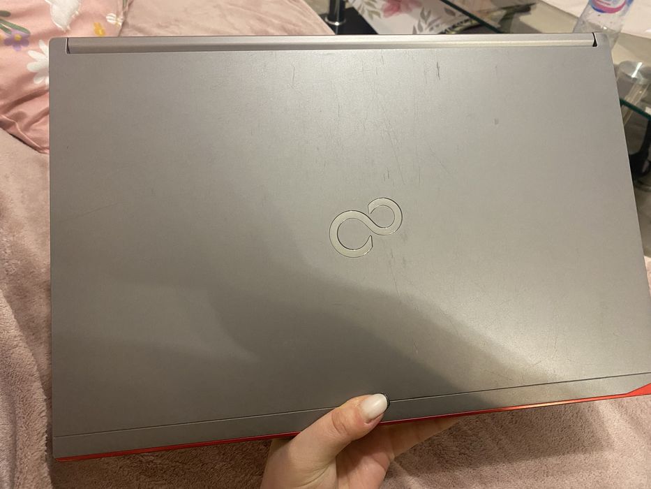 Лаптоп Fujitsu Siemens E753