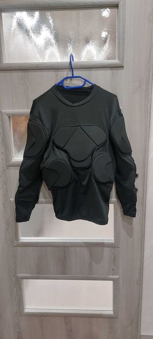 Вратарска блуза с подсилки 170 см