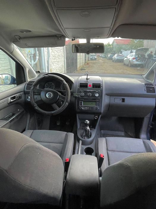 Volkswagen Touran 2004 diesel, 1.500 € — imagine 4