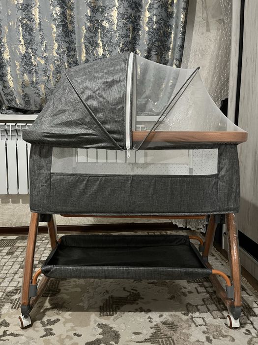 Продается манеж.