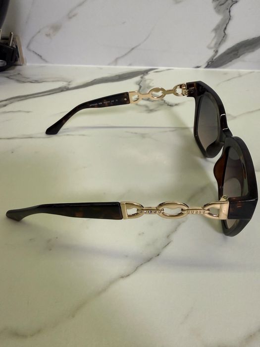 Слънчеви очила Guess