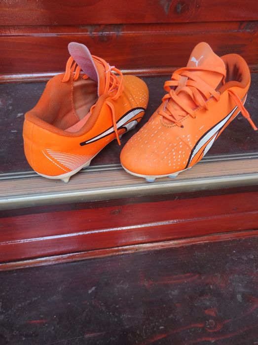 Vând ghete Puma noi