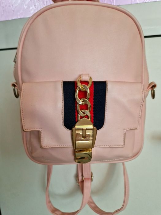 Кожена Раница в бебешко розаво