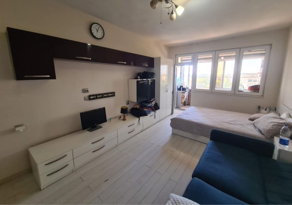 Продава се Двустаен апартамент в Хасково, Република - 65 кв.м за 1108 €/кв.м - Снимка #3