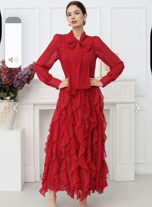 Красное платьЯ в отличном состояний