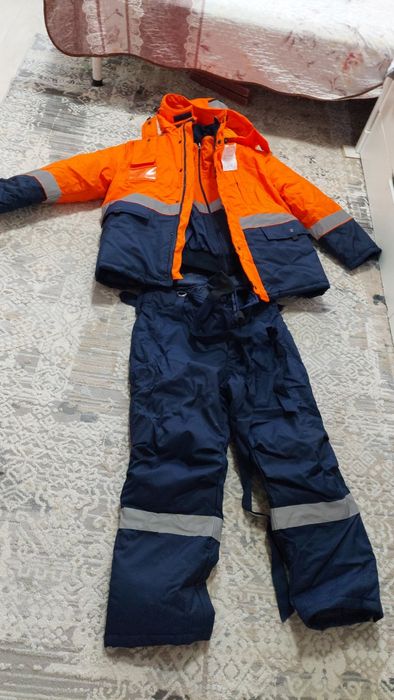 Продам костюм-тройка