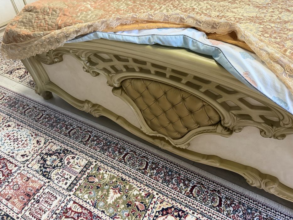 Спальный гарнитур