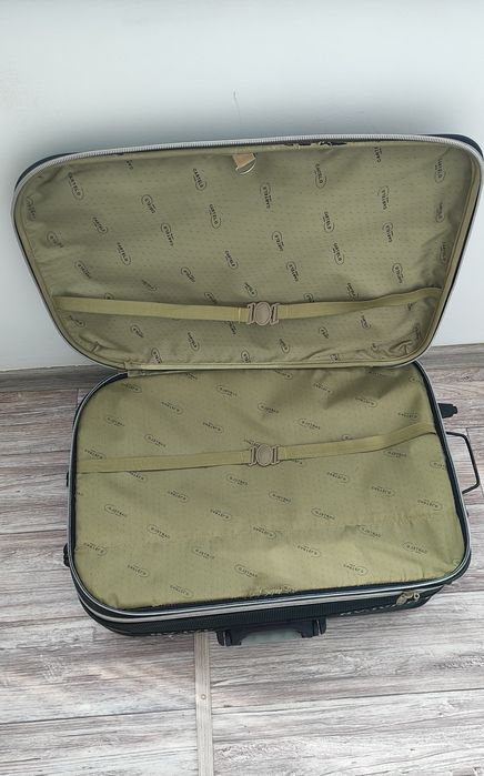 Продается Чемодан