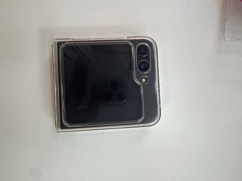 Samsung Z Flip 5 256GB Cream