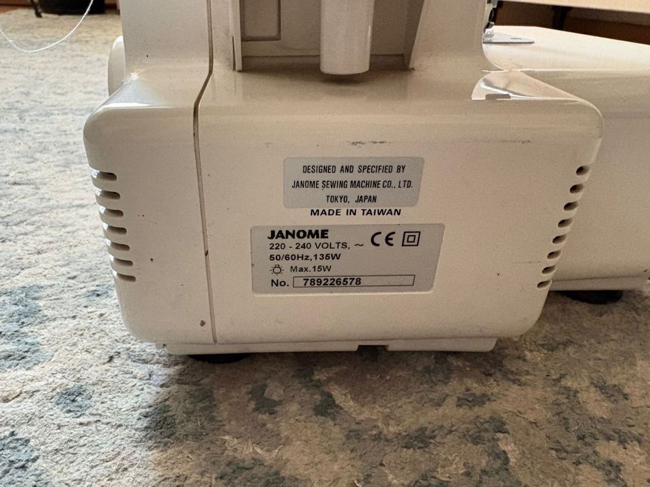 Оверлок Janome 204D