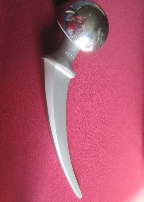 Изкуствена тазобедрена става от титан, протеза, prosthesis М6920