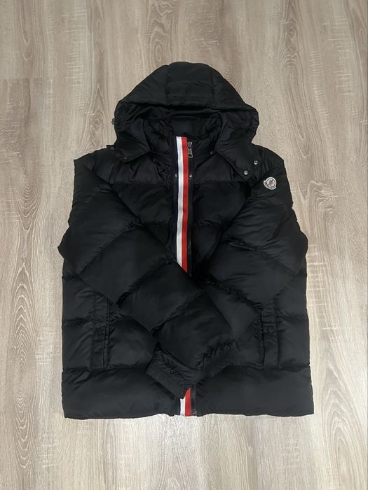 MONCLER puffer яке