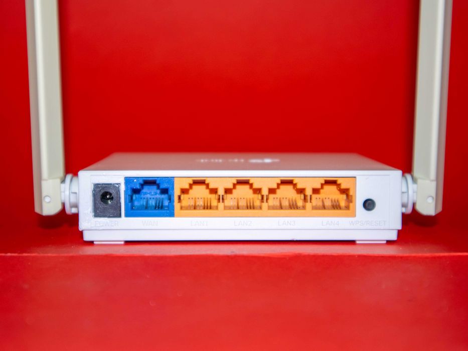 TP-Link TL-WR844N — Безжичен N Рутер 300 Mbps, 4 LAN порта, 2 антени