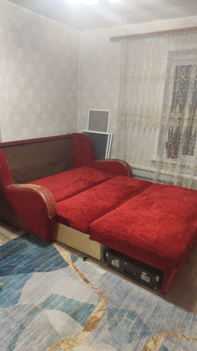 Отдам 2 кресла и диван даром
