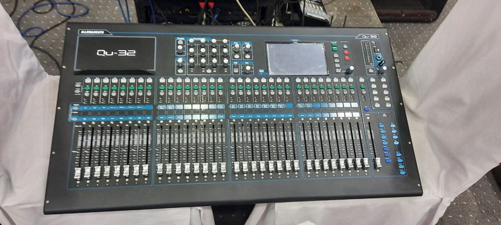 Alleh & heath Qu 32 sifrovoy pult sotiladi.