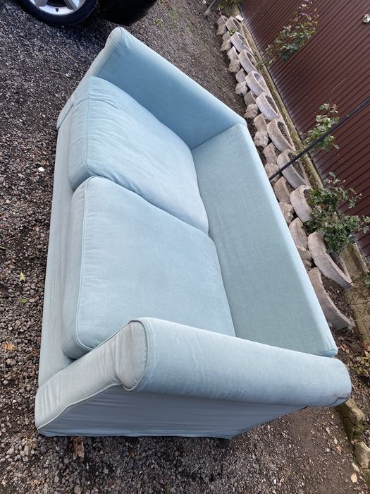 Canapea IKEA din  catifea verde mentol