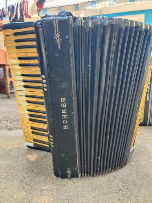 Se vând 3 Acordeoane, Welimaister, Hohner, Pietro