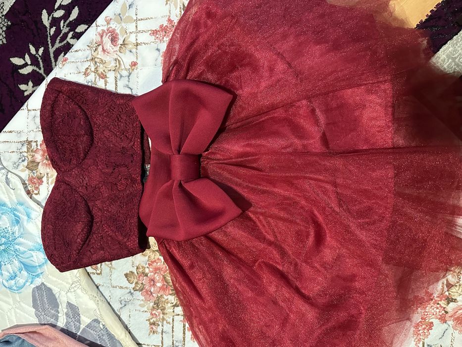 Продава се комплект от 2 части