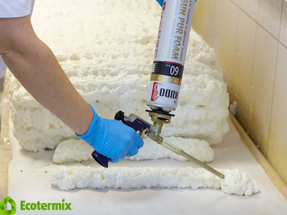 Теплоизоляция пенополиуретаном (ППУ) Пена сепиш хизмати PPU Pena sepis