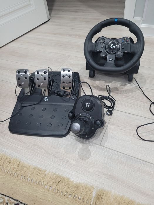 Logitech g923 + Driving Force Shifter