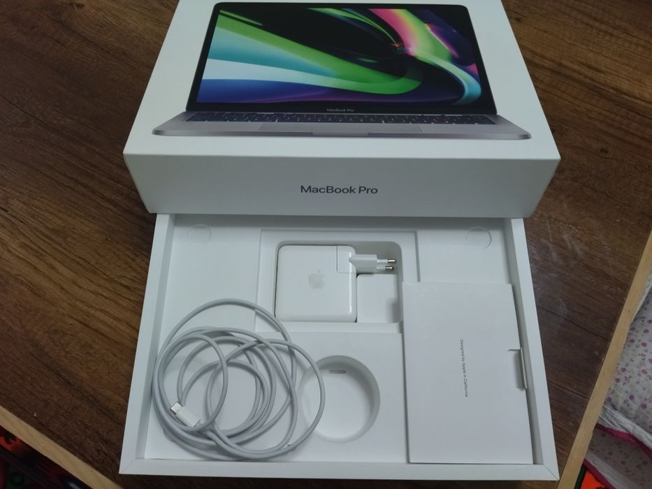 MacBook pro M1 8/256 95%  10/10