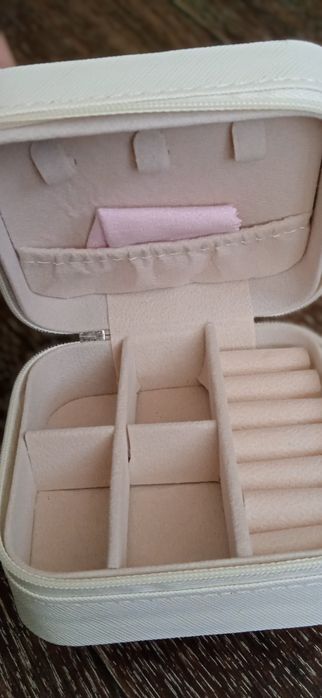 Шкатулка для украшений.