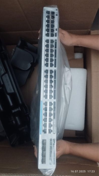коммутатора Cisco C9300L-48P-4X-E