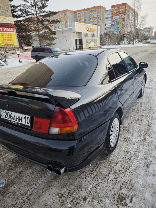 Митсубиси каризма