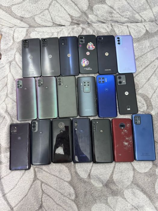 Vand telefoane motorola pentru piese