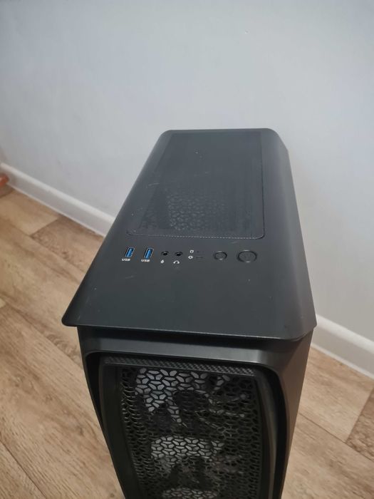 Корпус AeroCool One Frost