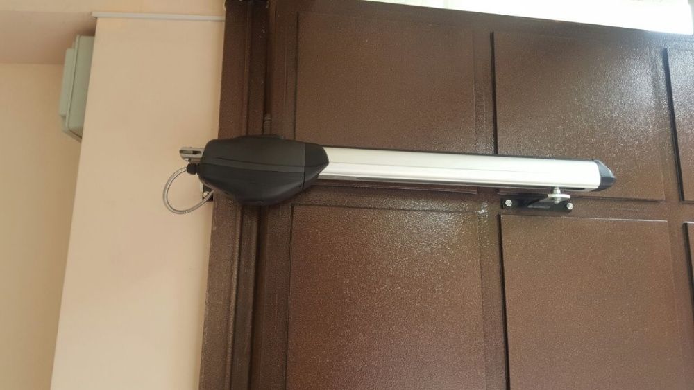 Автоматика для Ворот.2суток без света,сигнальная лампа,3 пульта.