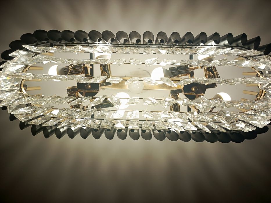 Срочно продам Люстру