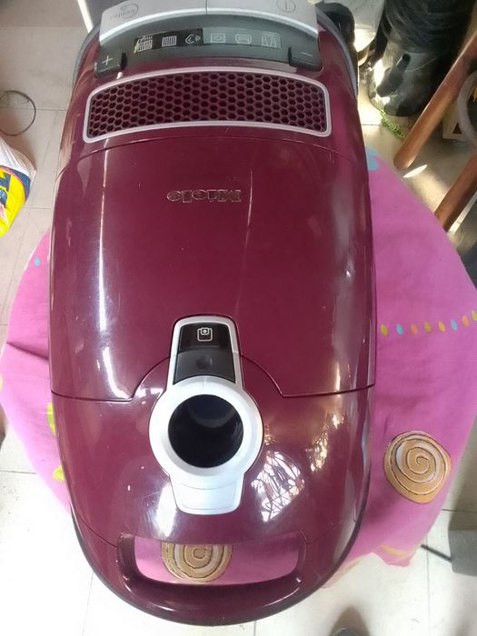 Vând aspirator miele