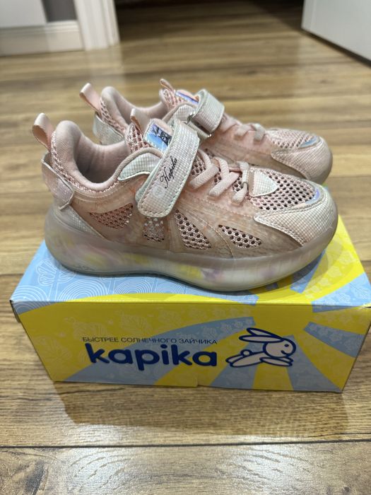 Продам кроссовки детские