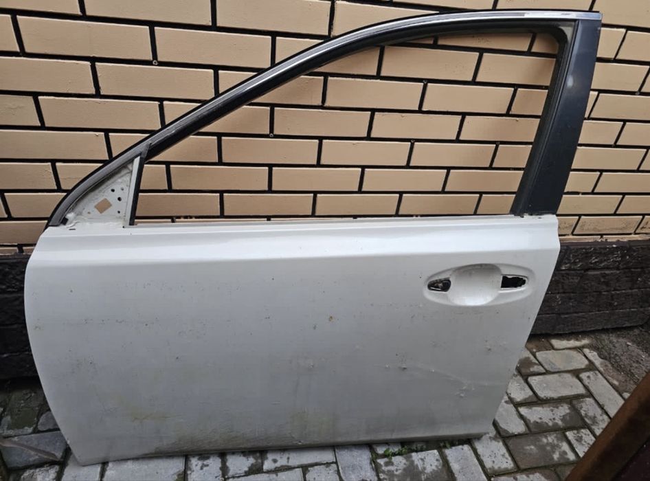 дверь передняя левая