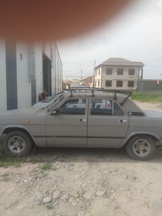 Volga 31029 sotiladi srochniy