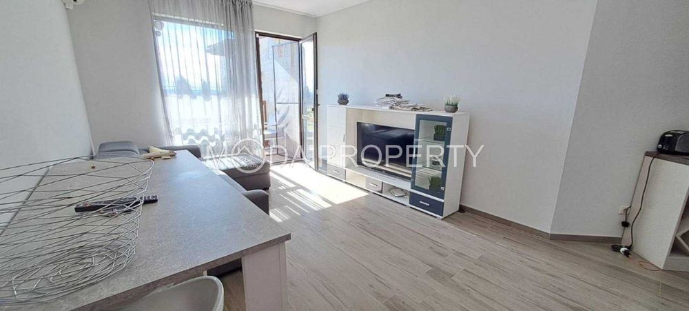 Двуетажна къща в Кошарица – напълно обновена и готова за нанасяне!