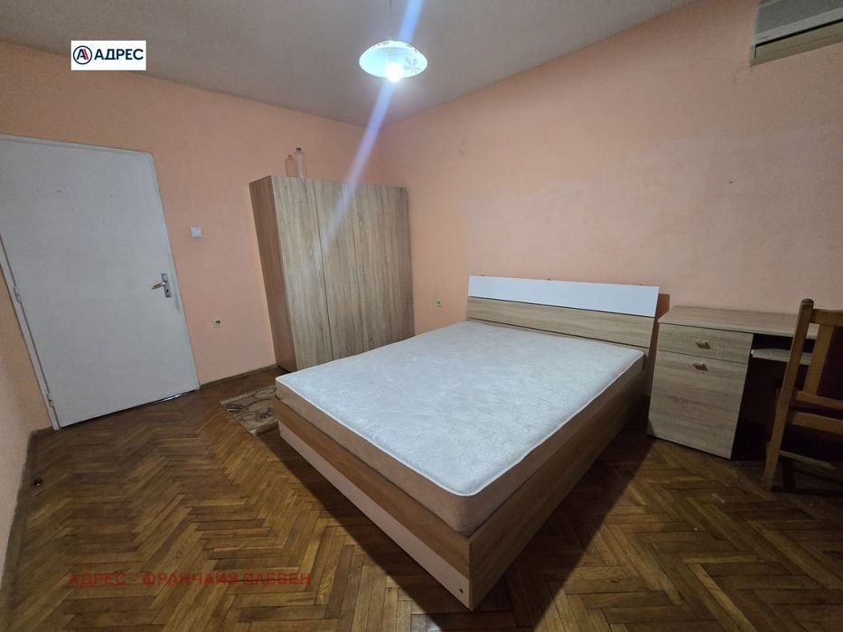 Продава се Тристаен апартамент в Плевен, Идеален център - 105 кв.м за 826 €/кв.м - Снимка #6