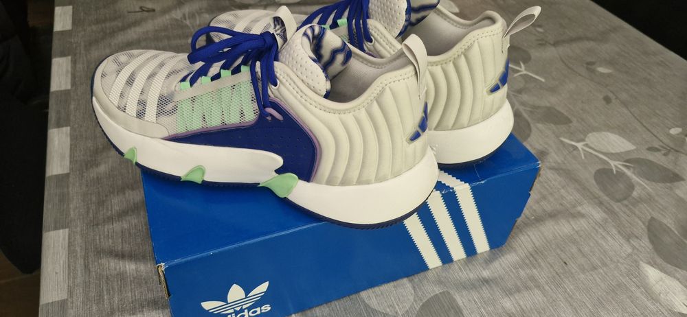 Баскетболни обувки adidas TRAE UNLIMITED J