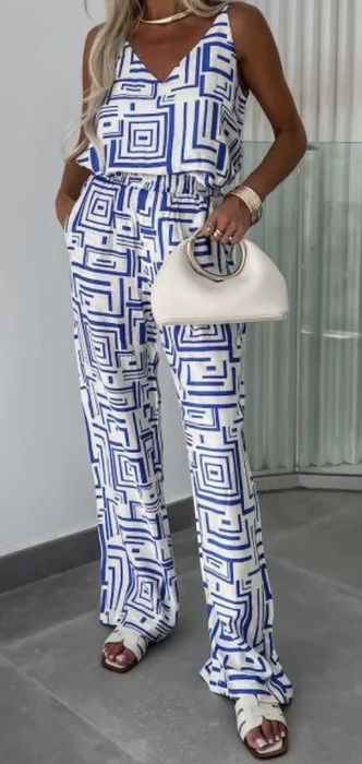 Дамски комплект красив синьо и бяло